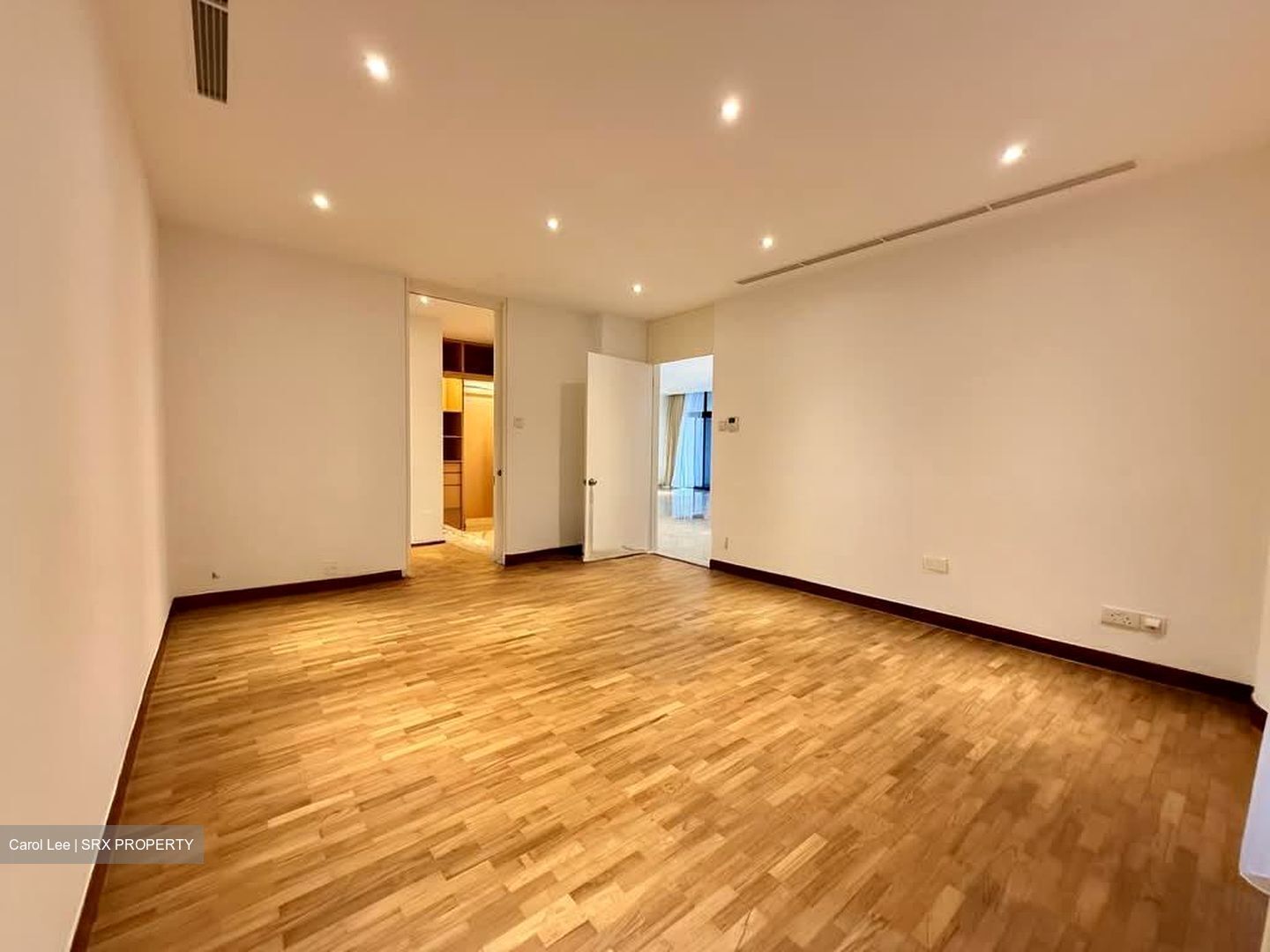 The Colonnade (D10), Condominium #566277301